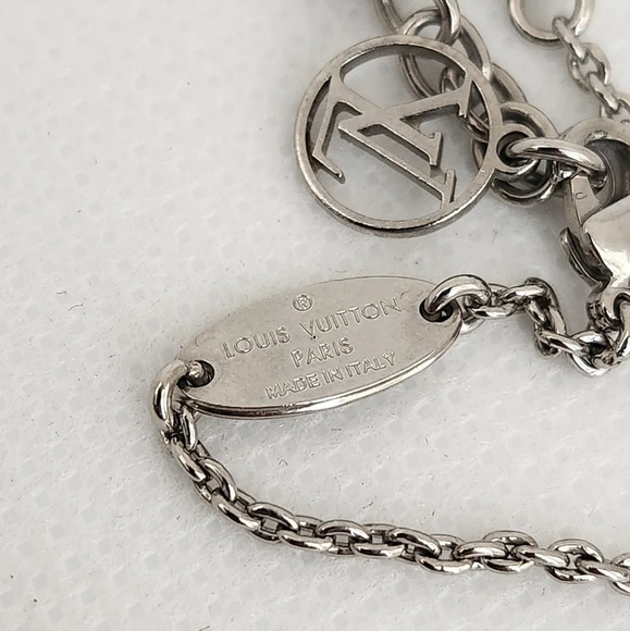 Louis Vuitton Essential V Supple Bracelet - Picture 9 of 10